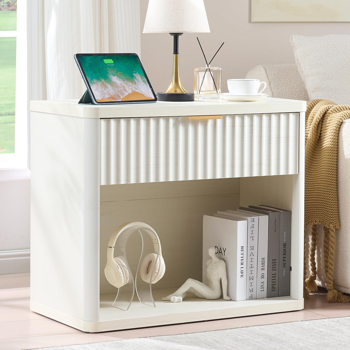 LEYAOYAO Wide Fluted Nightstand for Large Spaces