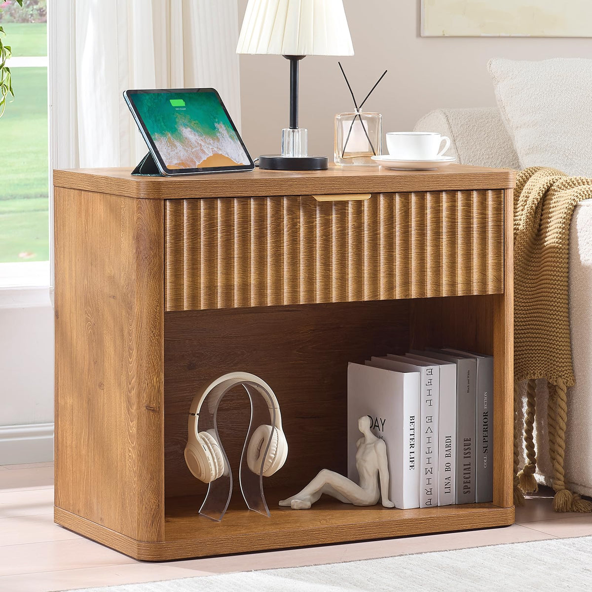 LEYAOYAO Wide Fluted Nightstand for Large Spaces