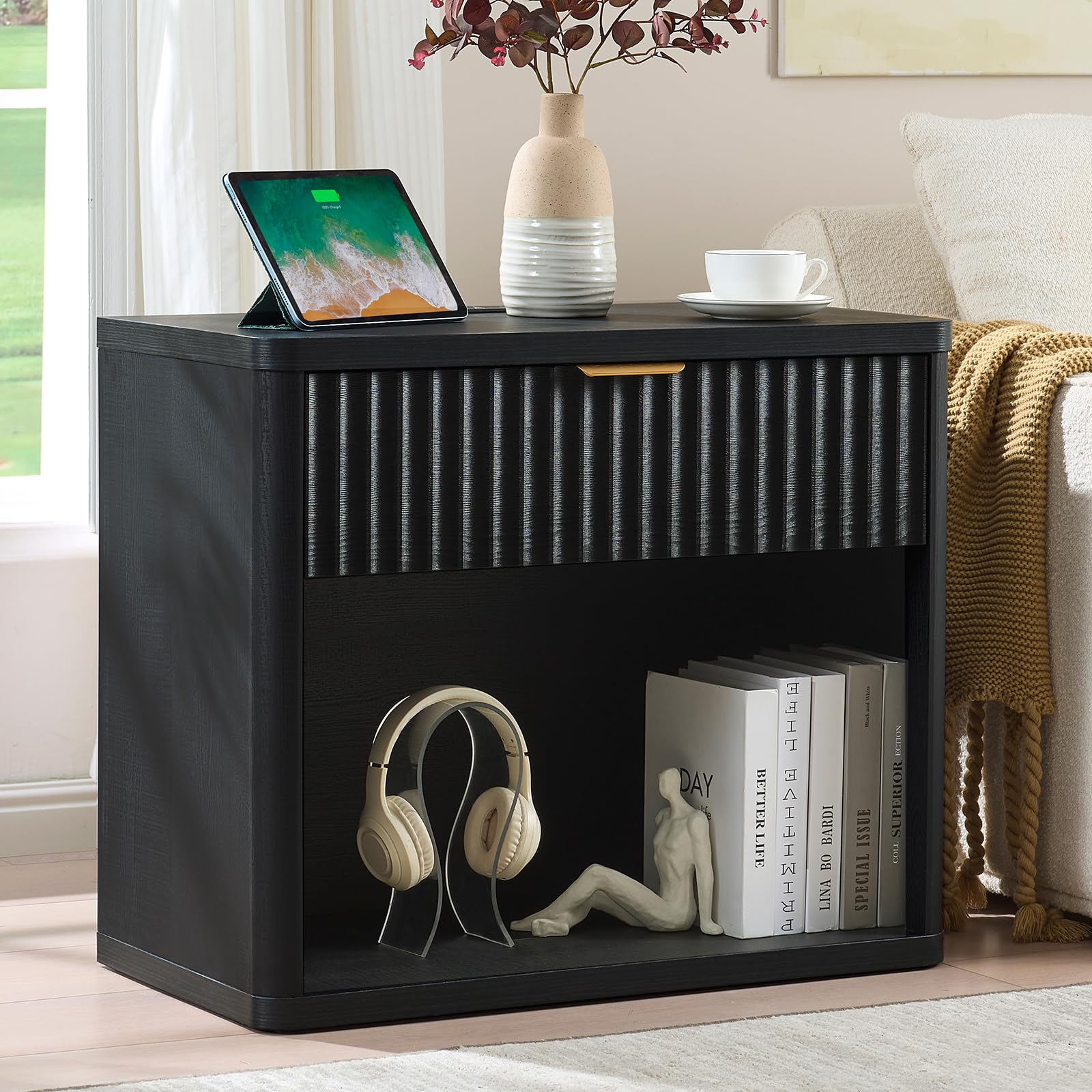 LEYAOYAO Wide Fluted Nightstand for Large Spaces